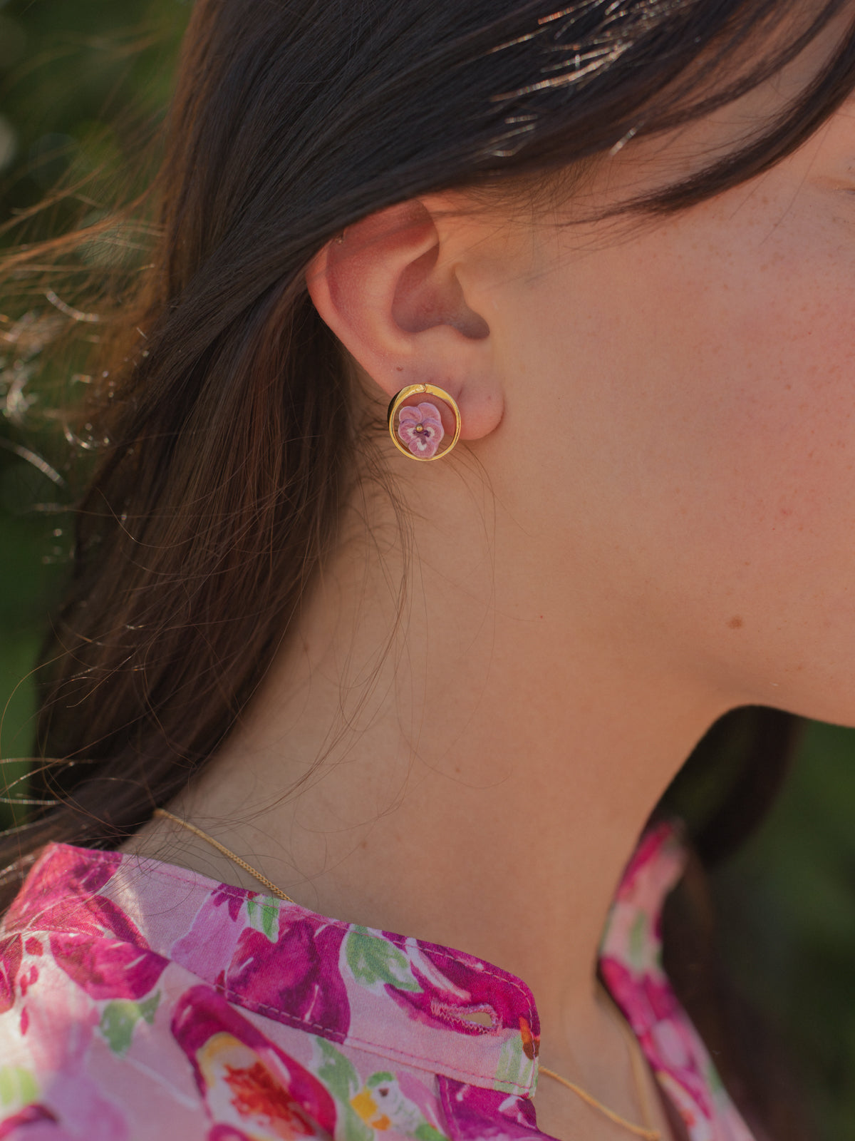 Puces d'oreilles rondes pensée